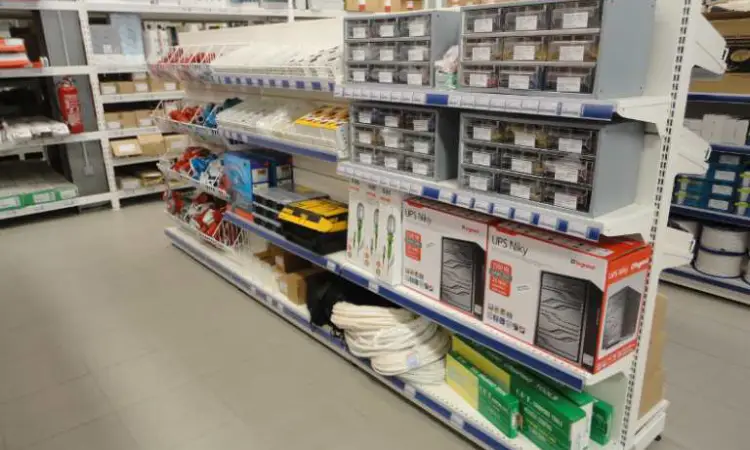 اهمیت چیدمان استاندارد در مغازه الکتریکی